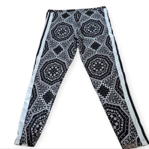 NWT Adidas Originals Cropped Leggings Size XL